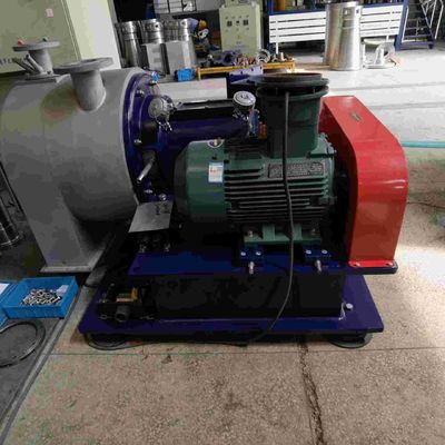 Centrifuga continua automatica 530mm dello schermo del verme 2000rpm per gomma rigenerata