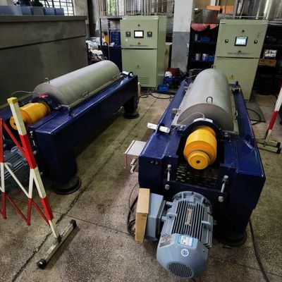 Macchine centrifughe di Dopo-vendita di trattamento delle acque reflue di LW di servizio del decantatore facile da operare di disidratazione dei fanghi
