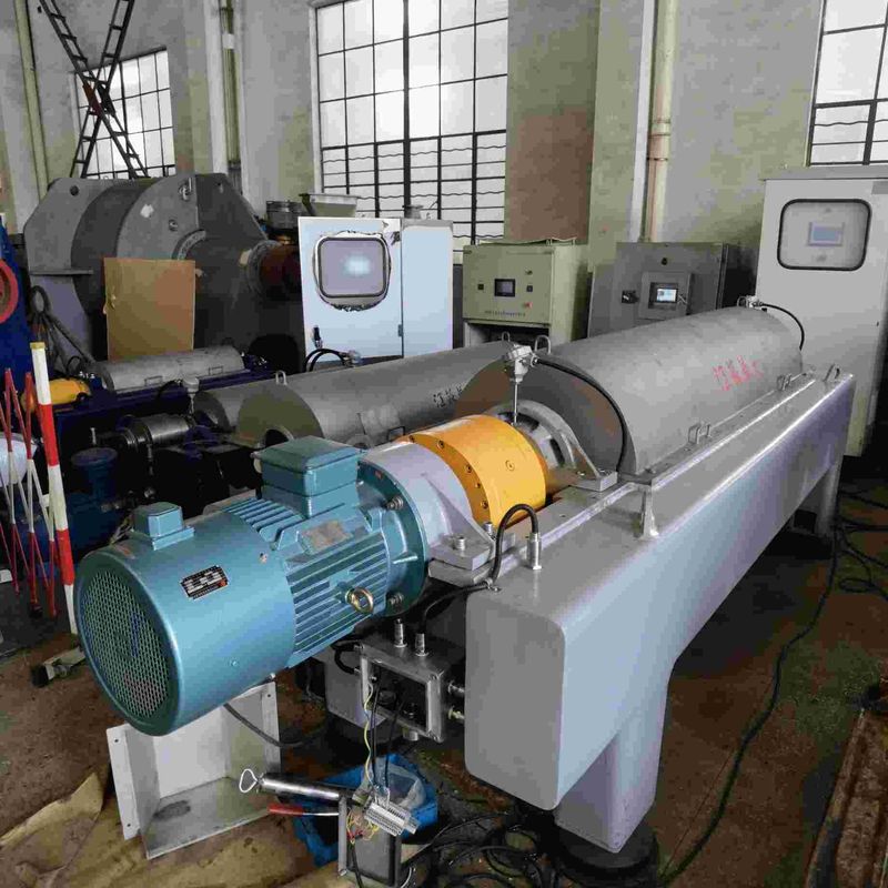 Unità eccellente della centrifuga del decantatore di disidratazione dei fanghi di chiarimento di produttività 3500kg di serie 450mm di LW alta